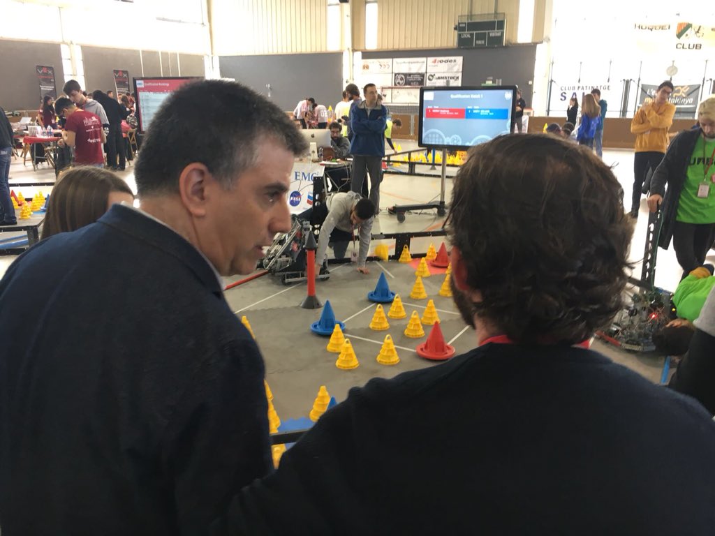 vinasxifra's tweet image. La final estatal de Vex Robotics Competition i VEX IQ Challenge a la pista poliesportiva #Salt, aquest matí n’he gaudit una estona, a la tarda les finals. Sort a tots els participants
#vexiqchallenge #vexroboticscompetition #ViuSalt
