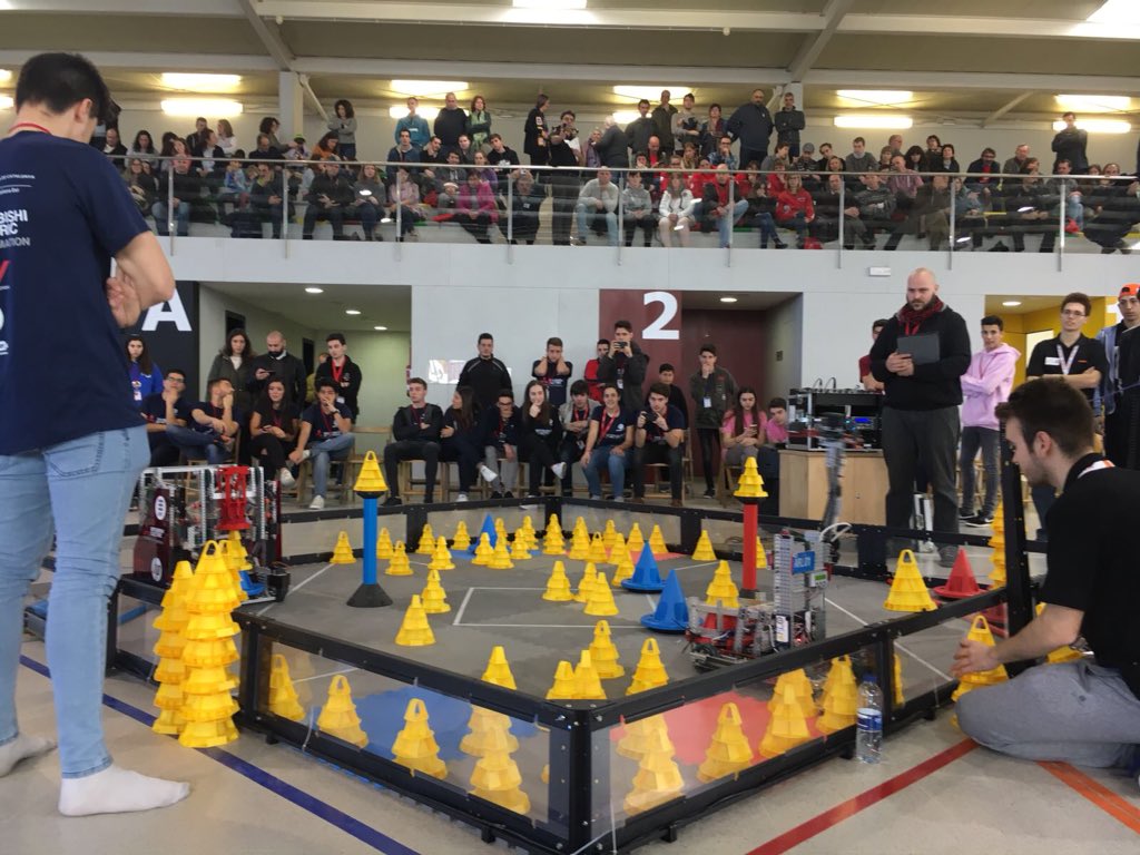 vinasxifra's tweet image. La final estatal de Vex Robotics Competition i VEX IQ Challenge a la pista poliesportiva #Salt, aquest matí n’he gaudit una estona, a la tarda les finals. Sort a tots els participants
#vexiqchallenge #vexroboticscompetition #ViuSalt