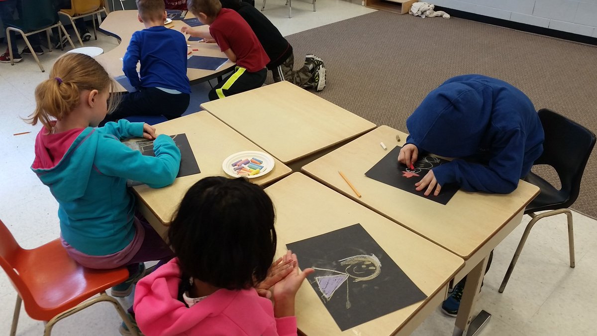 NESalvatori's tweet photo. Using the poem "Tall as a Tree" to help us focus on visualizing as an important reading strategy. Putting some of the pictures from our minds on to paper βπ²
#asesroars #tldsblearns #visualize #primary #reading #chalkart https://t.co/uCLYpvyzr0