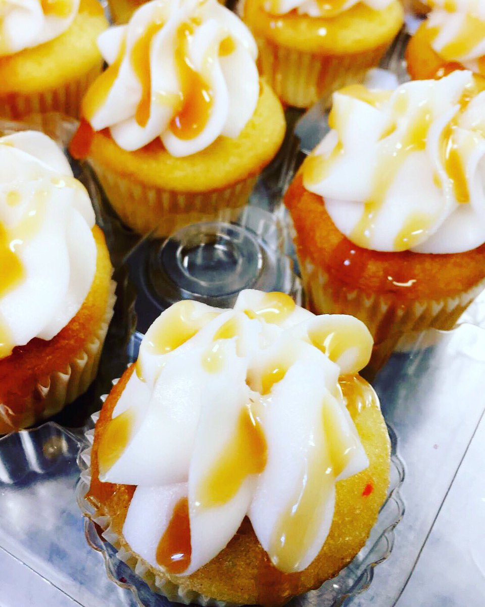 Mini cupcakes available today by the dozens. Salted Caramel, Chocolate, and Red Velvet
#Minicupcakes #redvelvet #chocolate #saltedcaramel
