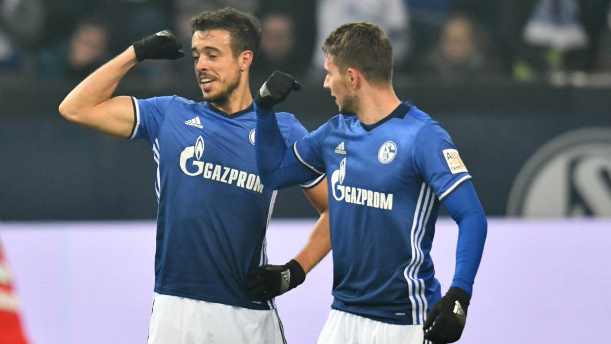 El Schalke 04 se coloca segundo tras derrotar al Hertha (1-0) El Schalke 04 se coloca segundo tras derrotar al Hertha (1-0)