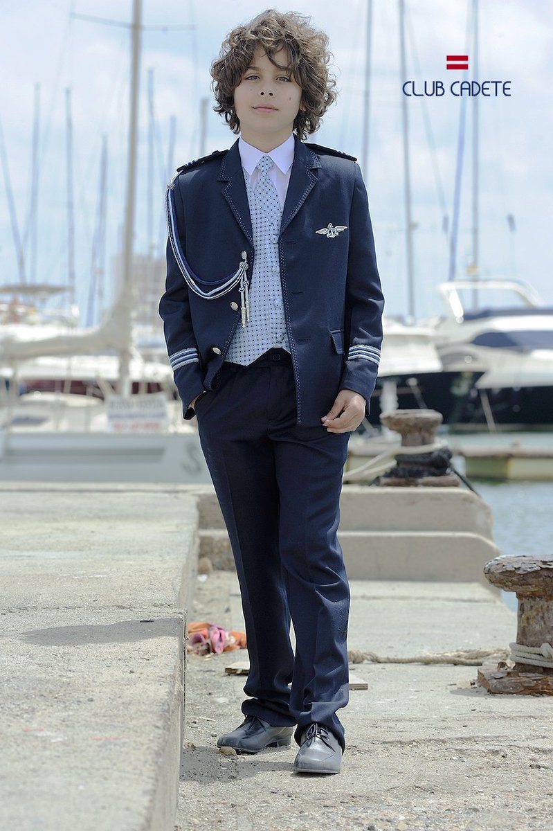 ClubCadeteModa's tweet photo. ¡Feliz finde! :D 
#modajoven #estilo #diseño #ceremonia #almirante #trajeniño #kidsfashion #madeinspain #ponteguapo https://t.co/nbugBKZKDx