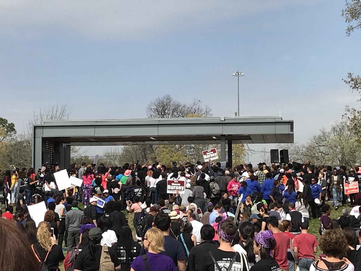 HoustonDSA's tweet photo. We stand with the black women of Houston! #M4BWHOU https://t.co/KGv2yM8zfk