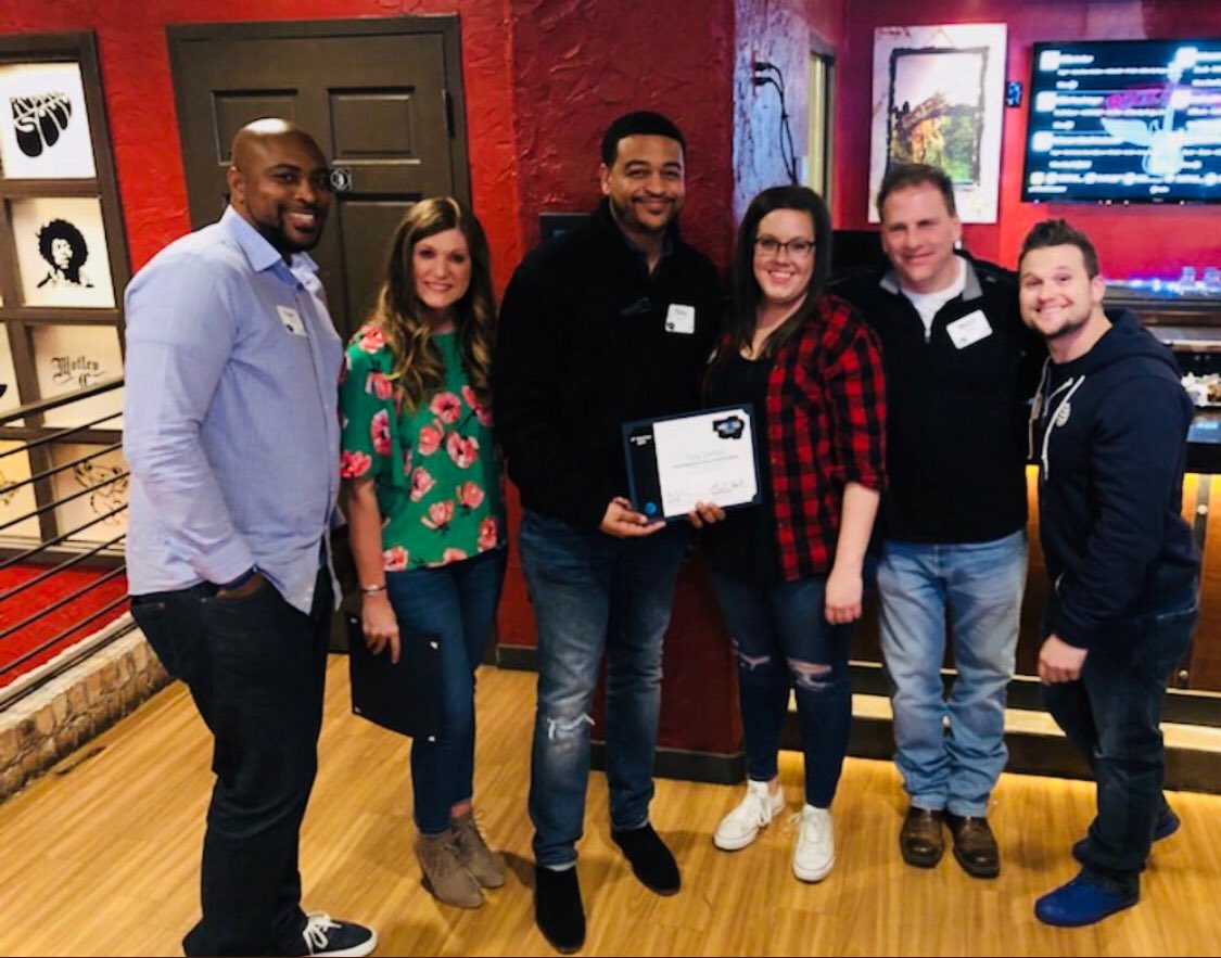 T0nyT0niT0ne's tweet image. Q4 Pinnacle Dinner! Awesome time with awesome people. Congrats to everyone and look forward to seeing you soon. #MidStatesProud #TheU #OKCWay
