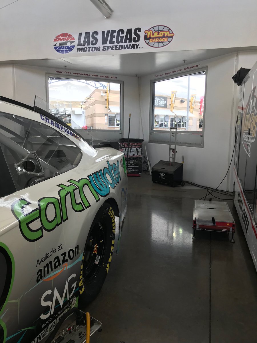 Team_BK23's tweet photo. Ready for the 1st practice of the day. #Pennzoil400 #NASCARGoesWest #availableatAmazon @EW_Racing @graygaulding https://t.co/PbaOj9ruFI