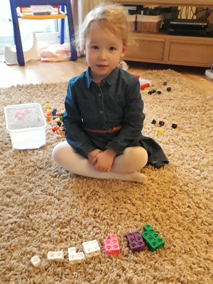 MrsIGaze's tweet photo. When your daughter spontaneously makes a sequence while playing... #ProudMathsMum 😁 #MathsIsFun https://t.co/He8YY9V4I5