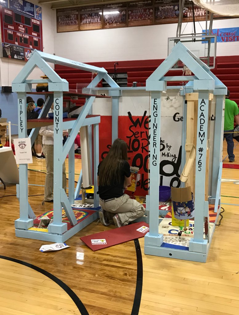 WagnerJCD's tweet photo. Enjoyed seeing all the machines today at the Rube Goldberg Competition! https://t.co/3tc9yPAlsP