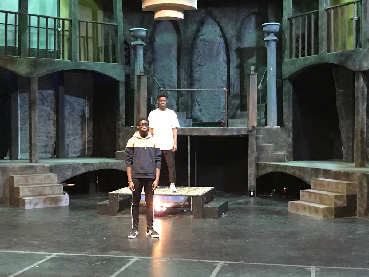 GLFournier's tweet photo. βNow, Faustus, let your eyes with horror stare / Into that vast, perpetual, torture-houseβ #ImmersionWeekend #Faustus @Ridley_College @CappiesNiagara @MIThespians https://t.co/Kx50BMTxpn