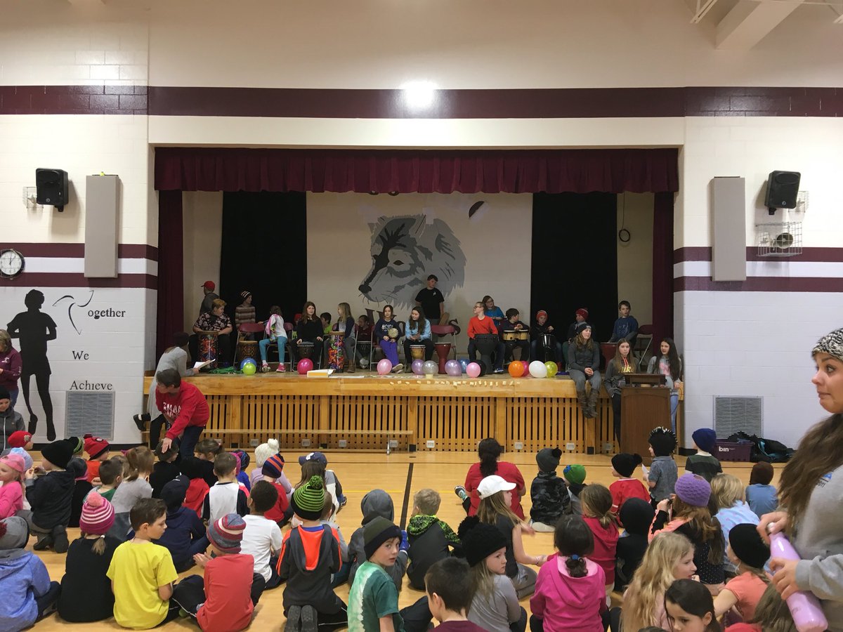 WoodvilleES's tweet image. February memories French Winter Olympics, 100th Day, and Electives #wolvesarewell #wolvesmath