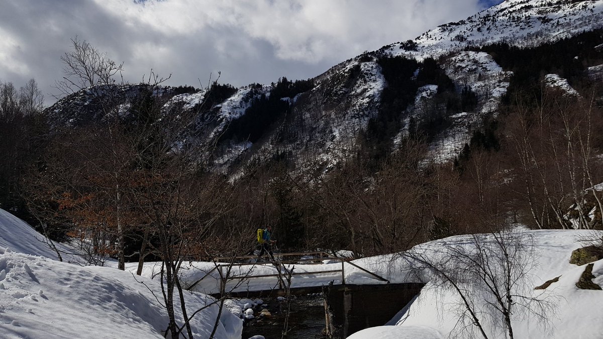 pnaltpirineu's tweet photo. #Boavi, un dels indrets més emblemàtics del @pnaltpirineu i llar de l'#osbru dels #Pirineus, presentava avui aquest fantàstic aspecte ben carregat de neu. https://t.co/KtzyBfIhPb