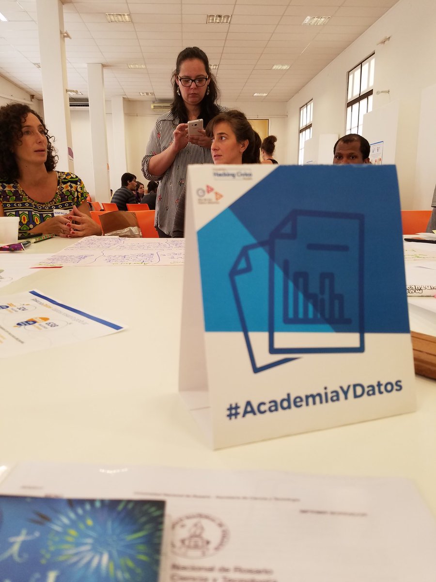 ComCienciaUNR's tweet photo. #ODD interesante diagnóstico del eje #AcademiayDatos. La #comunicación Cómo elemento transversal en las etapas del proceso de investigación y gestión @acc_colectiva https://t.co/SxFXRUUrgp