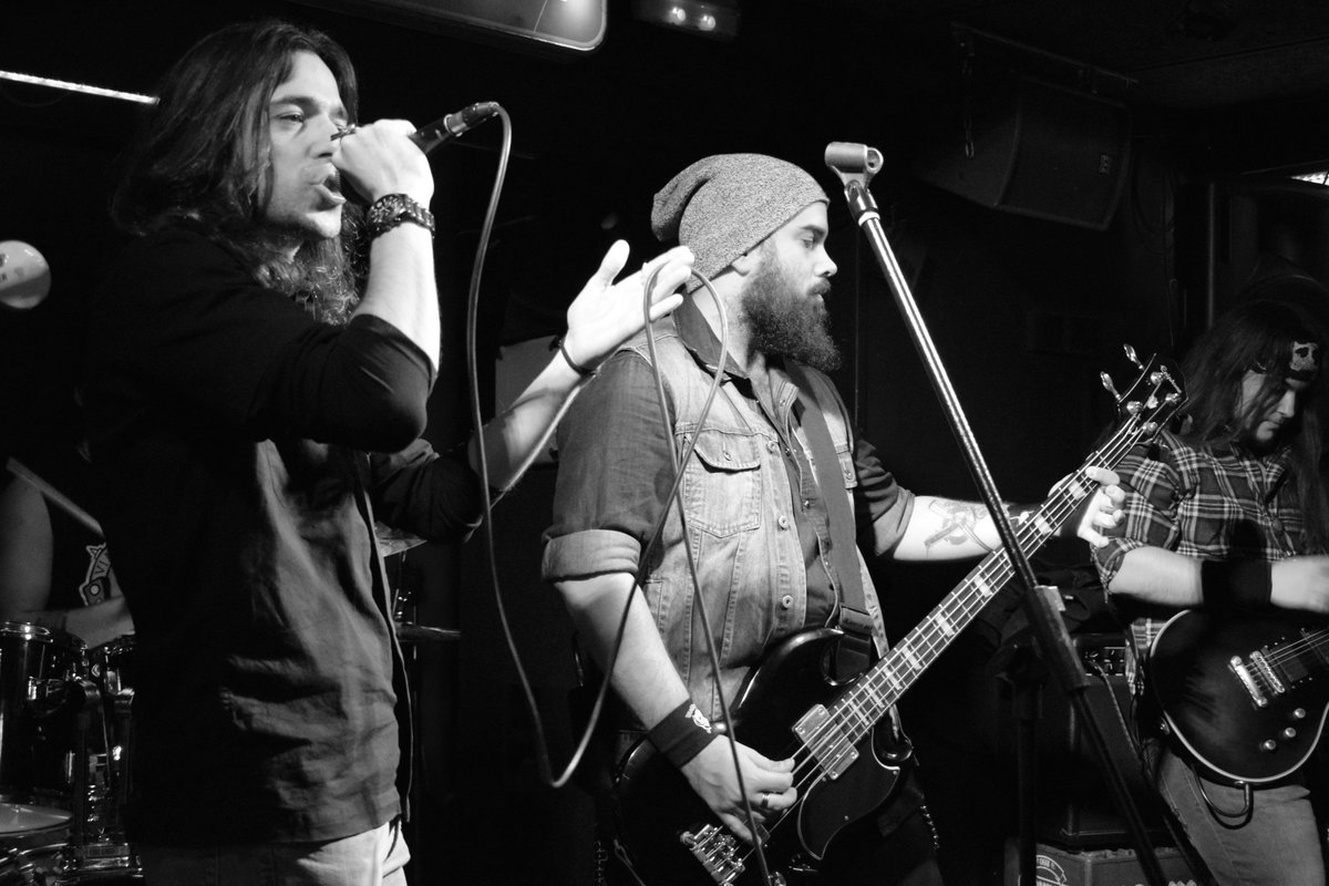 Sala New Underground, #Barcelona (11/2/2018)
Foto: Laura Gonzalez Román

#Mugak #RockEstatal #HeavyMetal #HardRock #Concierto #Foto #Música #LaVoz #Bajista #BlancoYNegro #Mugamigos #Fronteras #EP #GiraDeReunión #LaPromocio #Marketing #feelings #FelizSabado #NoParamos