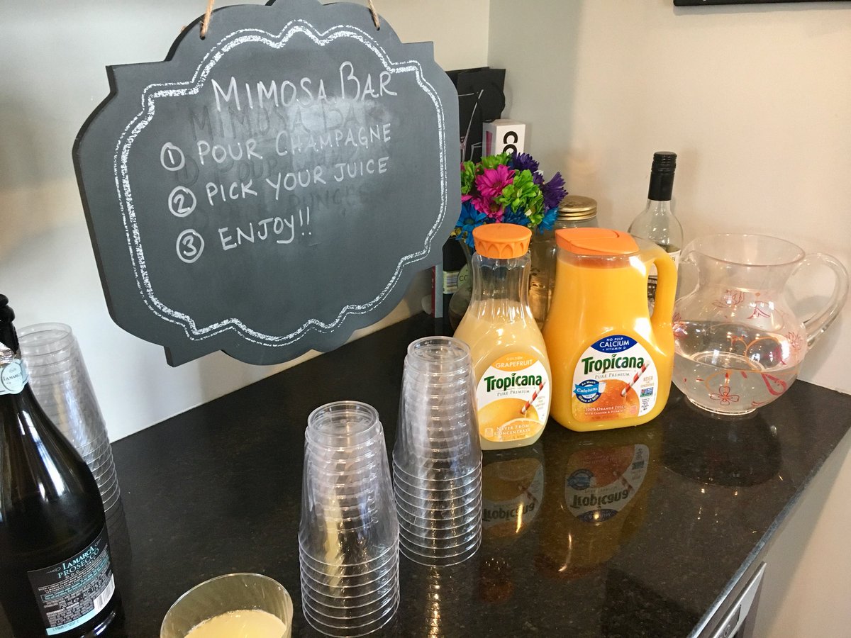 mfonderkaye's tweet photo. Super excited to co-host an @EvanMGlass meet &amp; greet in Silver Spring w/ @jalberthickman! Also, mimosas. #moco https://t.co/LsHyQq4ng7