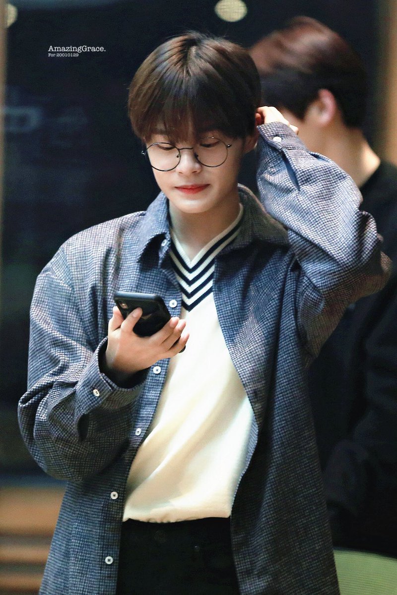 jsmtjyygyjbbjb's tweet photo. ยัยน้องงง โคตรน่ารักกกกอะ แงน่ารักก https://t.co/ioK9yTYJhx