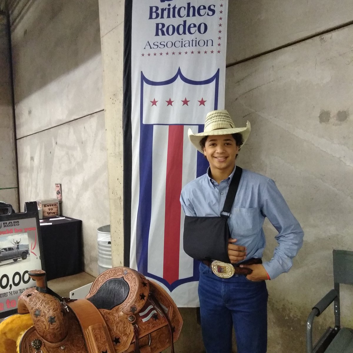 guthriechamber's tweet photo. This cowboy doesn't let a little thing like shoulder surgery stop him from representing the National Little Britches Rodeo Association at the @CinchJeans Timed Event at the @LazyEArena . #ChooseGuthrie #CTEC18 #nlbra #wherelegendsbegin #rodeo https://t.co/CVh60iBjJX