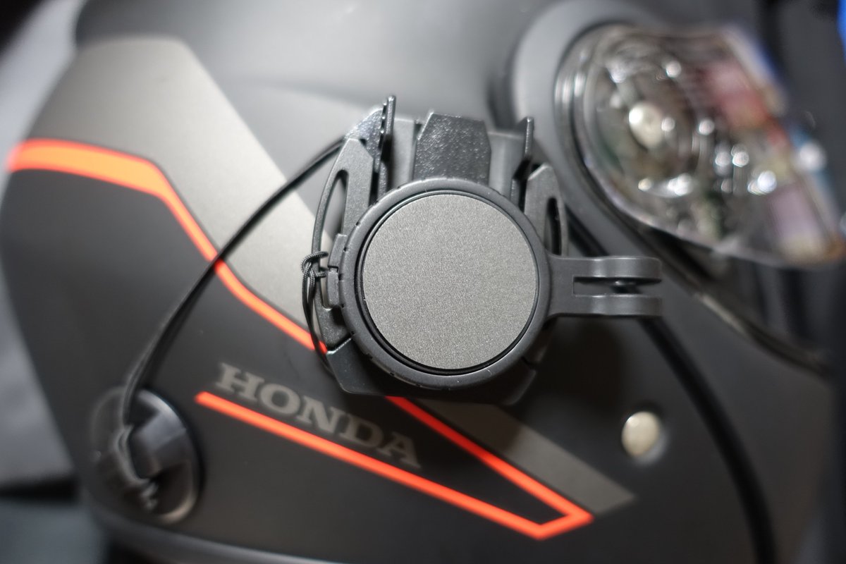 toro8's tweet image. アクションカム #AS50 をヘルメットに取り付けてみました…!!(*´ヮ｀)゛別マウントのパーツを一部流用して、上下左右、自由度の高い角度調整が出来るようにアレンジ!! 次回のツーリングでの撮影がたのしみだわあ!!!!