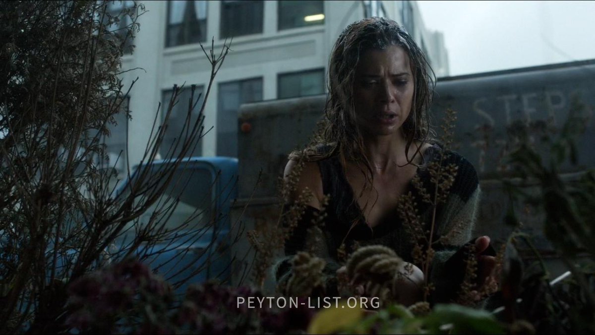 peyton_list_org's tweet photo. Ok, take three! Gif of the month and the gallery has been updated to include Gotham caps from "Pieces of a Broken Mirror"
#poisonivy #peytonlist #peytonlistorg #Gotham #GothamSeason4 https://t.co/JGb918axX7