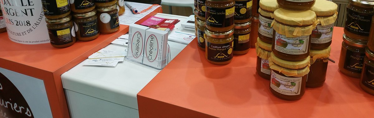 Creolineboutik's tweet photo. Créoline au côté de ses fournisseurs de la Confrérie des Artisans Confituriers Confiseurs de la Réunion, au Salon International de l'Agriculture 2018.
#salondelagriculture #îledelaRéunion 🇷🇪 #Paris #Team974 #Créoline #Créolineepiceriefine #RéunionIsland #gotoreunion #confiture https://t.co/ei73l0EYnY