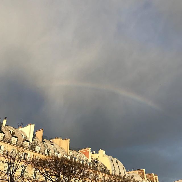 LineAndLabel's tweet image. Rainbow over Paris ❤️
-
-
-
#rainbow #tuilleries #jardinauxtuileries #premiereclasse #brooklyninparis ift.tt/2FdKmdT
