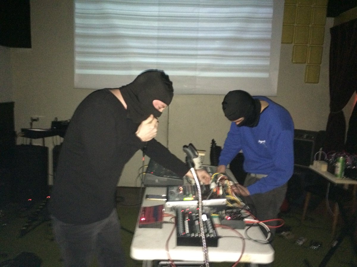 crustlebarfo's tweet photo. first #cryptonym show https://t.co/TfbQVghDRs