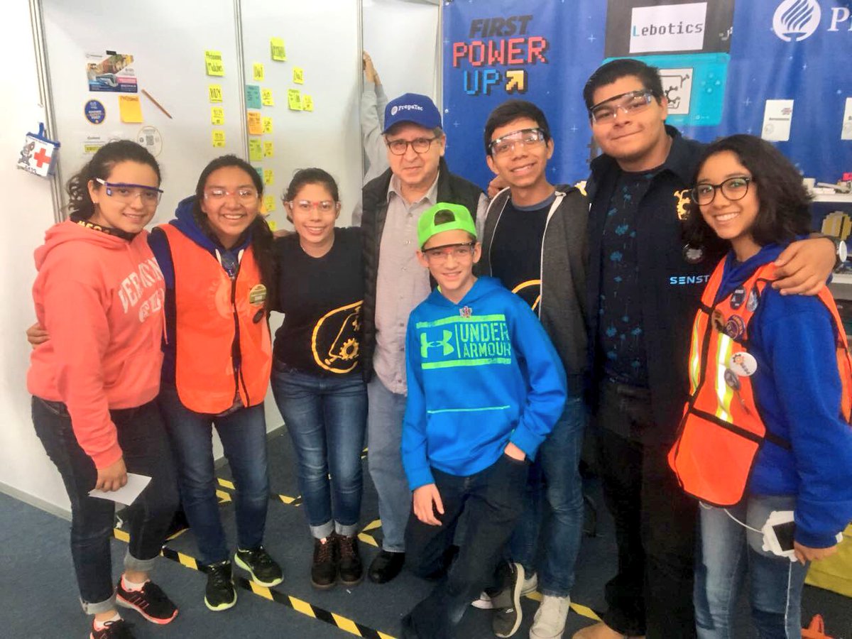 TECcampusCVA's tweet photo. Estamos listos para un gran día #FIRSTmx Vamos con todo para dar lo mejor de nosotros #Lebotics #5948 🤖💙🕹🏆💪🏼 https://t.co/AHm0fUsSfR