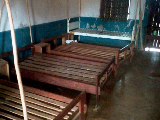 UMCDeacons's tweet photo. Please pray for our UM sisters &amp; brothers around the world: Mai-Mai rebels looted two UM health centers in Dem. Repub. of Congo late last month, stealing all of the centers’ medicine &amp; mattresses and kidnapping a nurse to treat their wounded. https://t.co/bapmlYUMWY https://t.co/xSUuTA0iCa