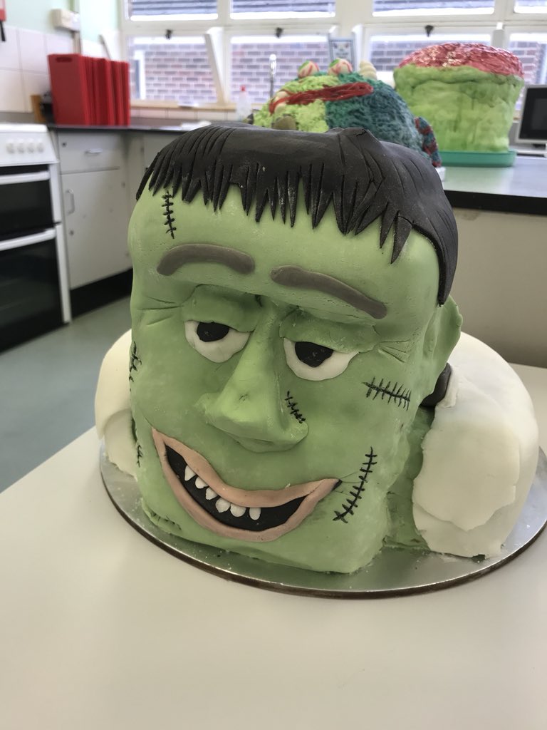 UckColl_Tech's tweet photo. More monster cakes #love life learning https://t.co/U4ZKR6iVC4