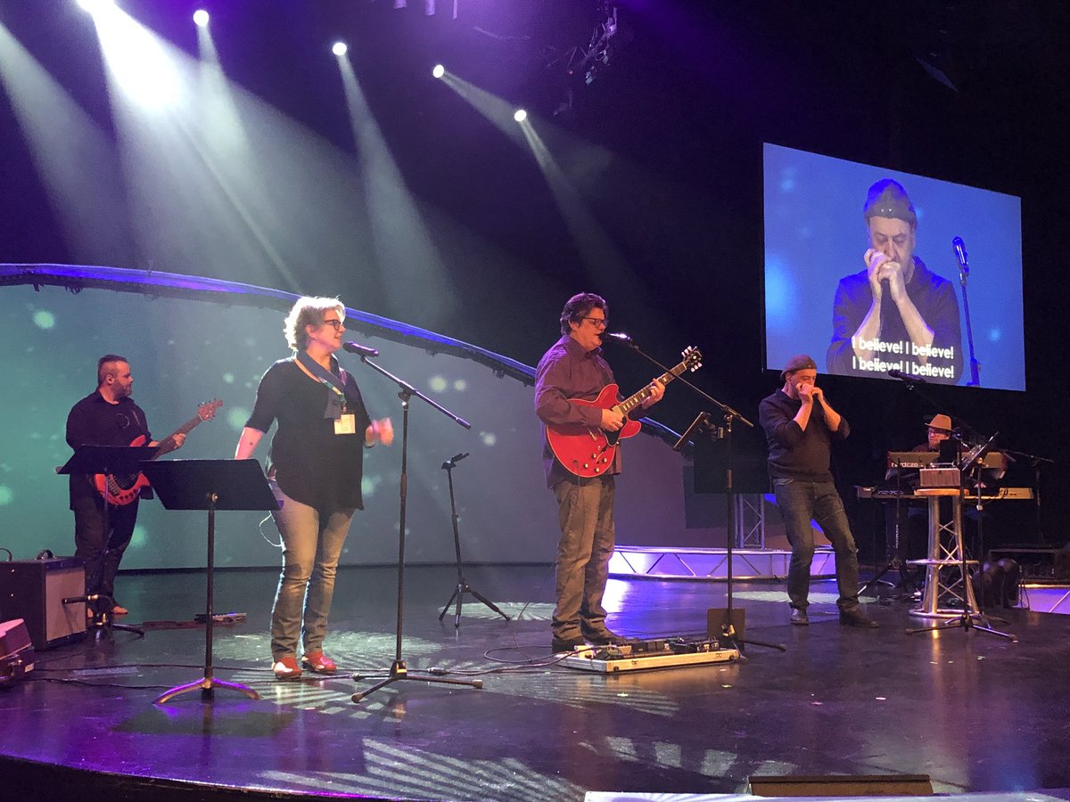 levitesummit's tweet photo. What a great way to kick off Saturday Morning!

#LeviteSummit #Kelowna #SaturdayMorning https://t.co/KhK00YyAjW