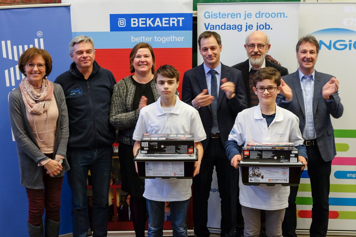 RikHostyn's tweet photo. Jannes Imans (Sint-Albertuscollege, Heverlee) en Rutger Dobbelaere (Sint-Maarten, Beveren-Waas) winnen de STEM Olympiade 2018 en mogen zich een jaar lang de grootste jonge technologietalenten van Vlaanderen noemen. Proficiat! #STEMOlympiade #STEM #STEMTornooi https://t.co/VUbqyELxOV