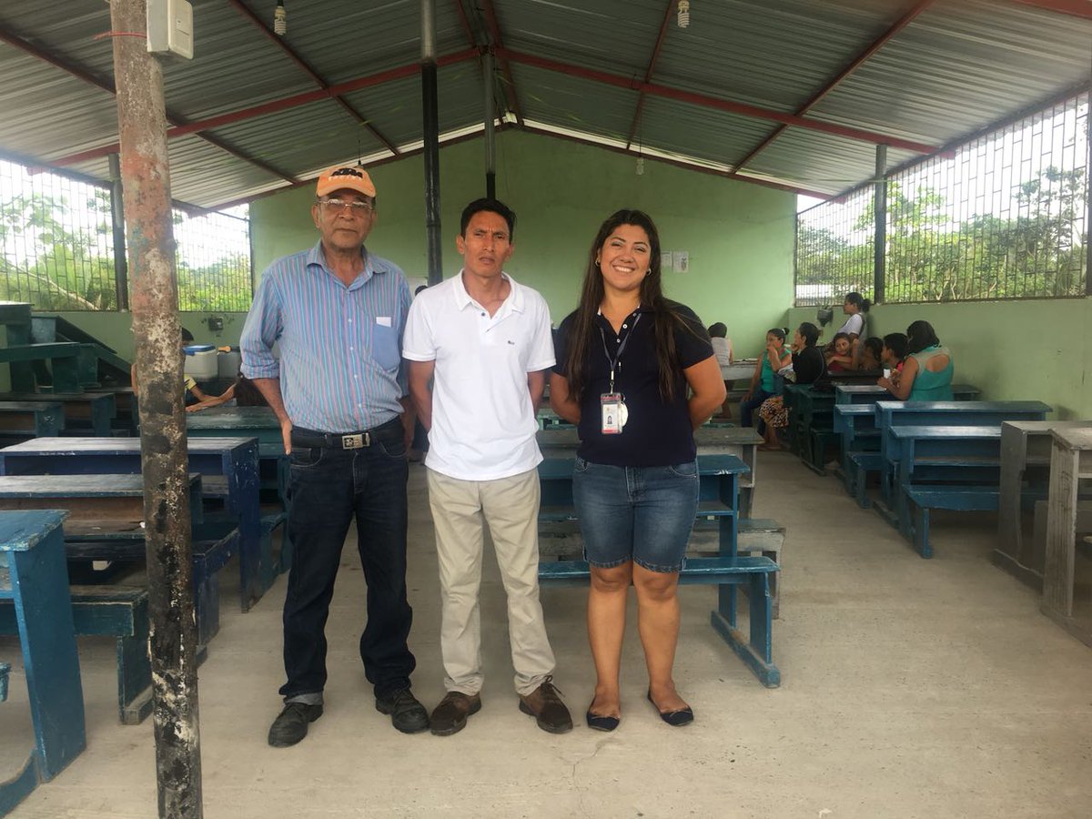 SaludImbabura's tweet photo. #LagoAgrio| Centro de Salud Santa Cecilia realiza brigada integral de salud en el barrio lucha de los pobres, se brindan servicios de odontología, medicina general, vacunación y otros #Distrito21D02 #SaludParaTodos https://t.co/ja6tTzaGCE
