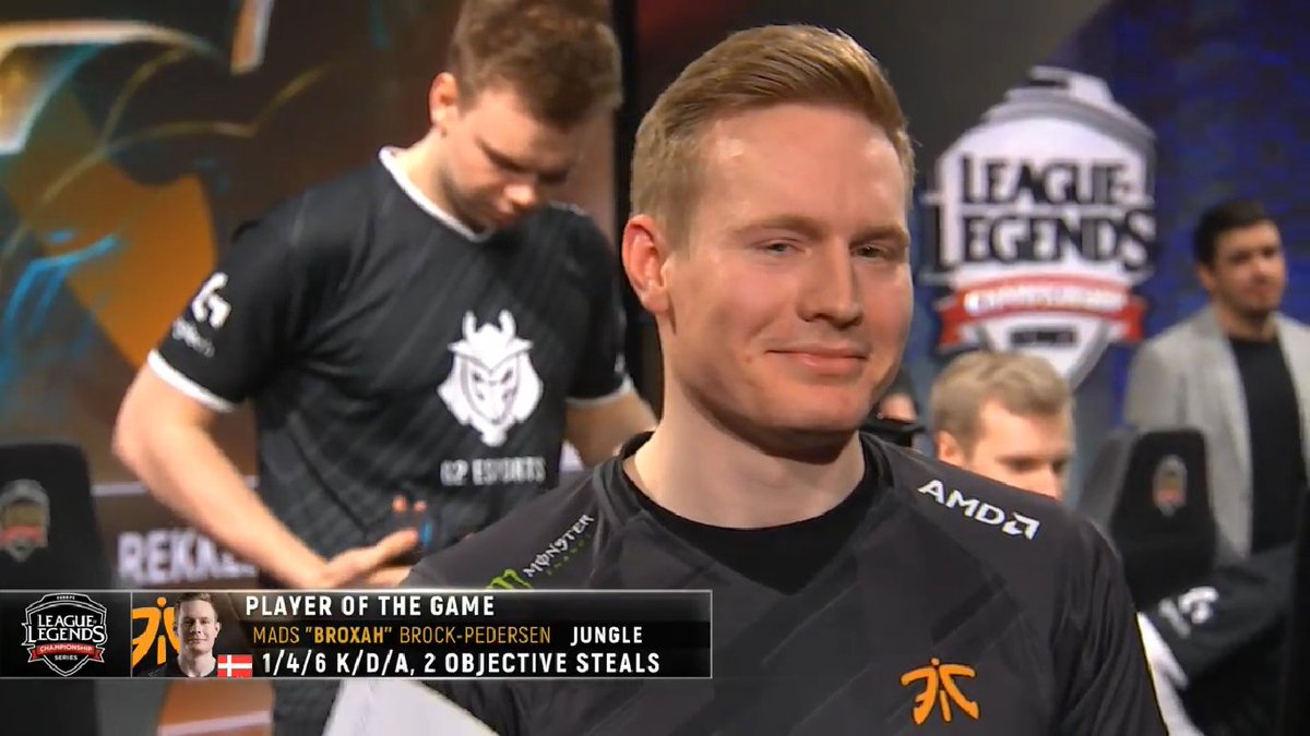 Vasha_Vamp's tweet image. หน้าบานเลยนะคะพ่อหนุ่ม 55555555 #Broxah #Fnatic #FNCWIN #EULCS