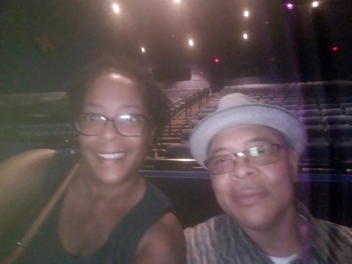 MAB0217's tweet photo. @IngridR5678 We are so proud of the strength and patience along this journey. We love you DocRob. Mike n Marion. #capellagrad #DocRob https://t.co/DIepbbifjT