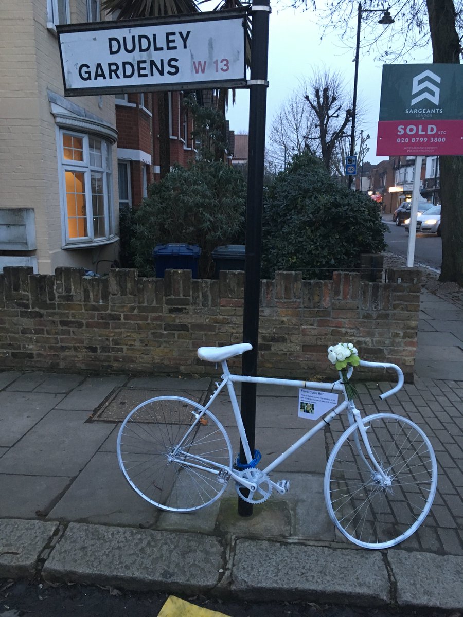 akslon's tweet photo. Touching memorial to Frank Cubis, a cyclist killed at junction with #NorthfieldsAve . Van driver charged. https://t.co/2fVkxJAfHV?amp=1
Rest in peace https://t.co/ux9yOwNvTX