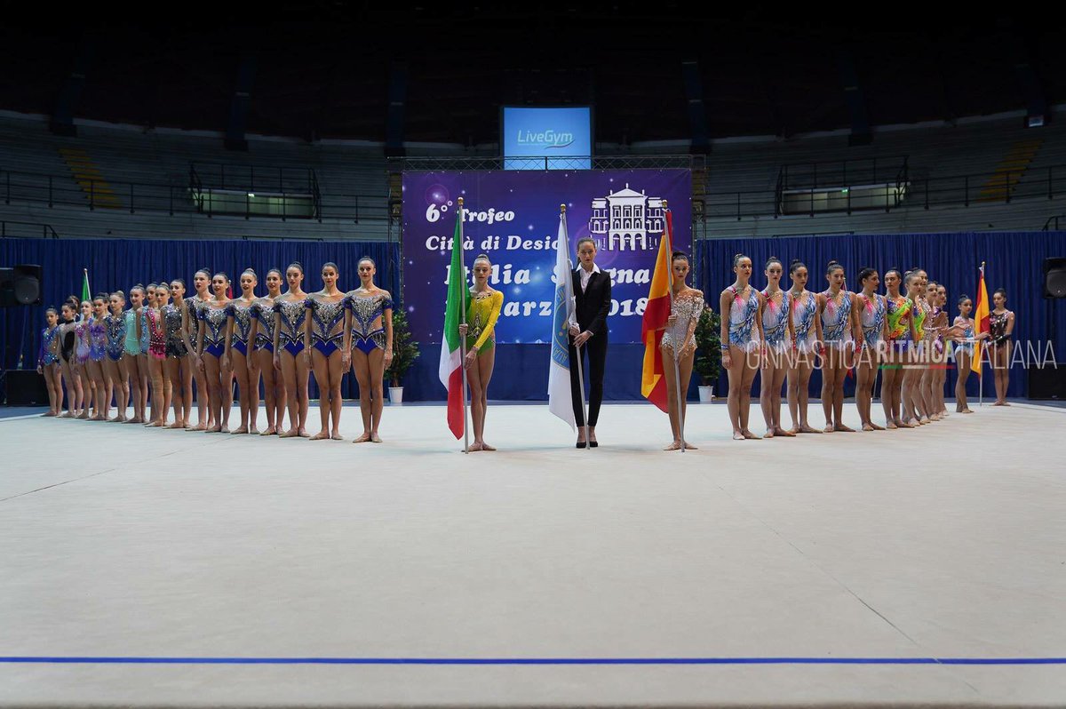 SpanishGroupRG's tweet photo. Bilateral 🇪🇸 España - Italia 🇮🇹

5 aros 

1. Italia 20.600 (12.100+8.500)
2. España 17.700 (11.000+6.700) 

Mixto
1. Italia 19.950 (11.800+8.150)
2. España 15.500 (9.600+5.900)

Total
1. Italia 40.550
2. España 33.200

#SpanishTeamRG https://t.co/SuChP6kNAA