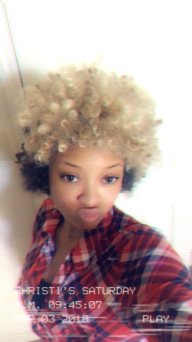 mellowblueberry's tweet photo. Iโm feeling my glow today, how about you? #MarchGlow๐๐ซ https://t.co/TDcwyAB7Xv