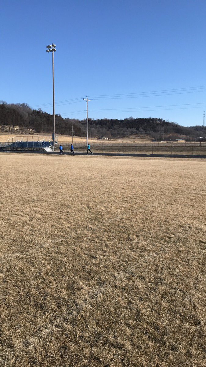 MichaelSteines's tweet photo. Great practice on this brisk Saturday morning. #practicetogether #wintogether https://t.co/2juG23iVZR