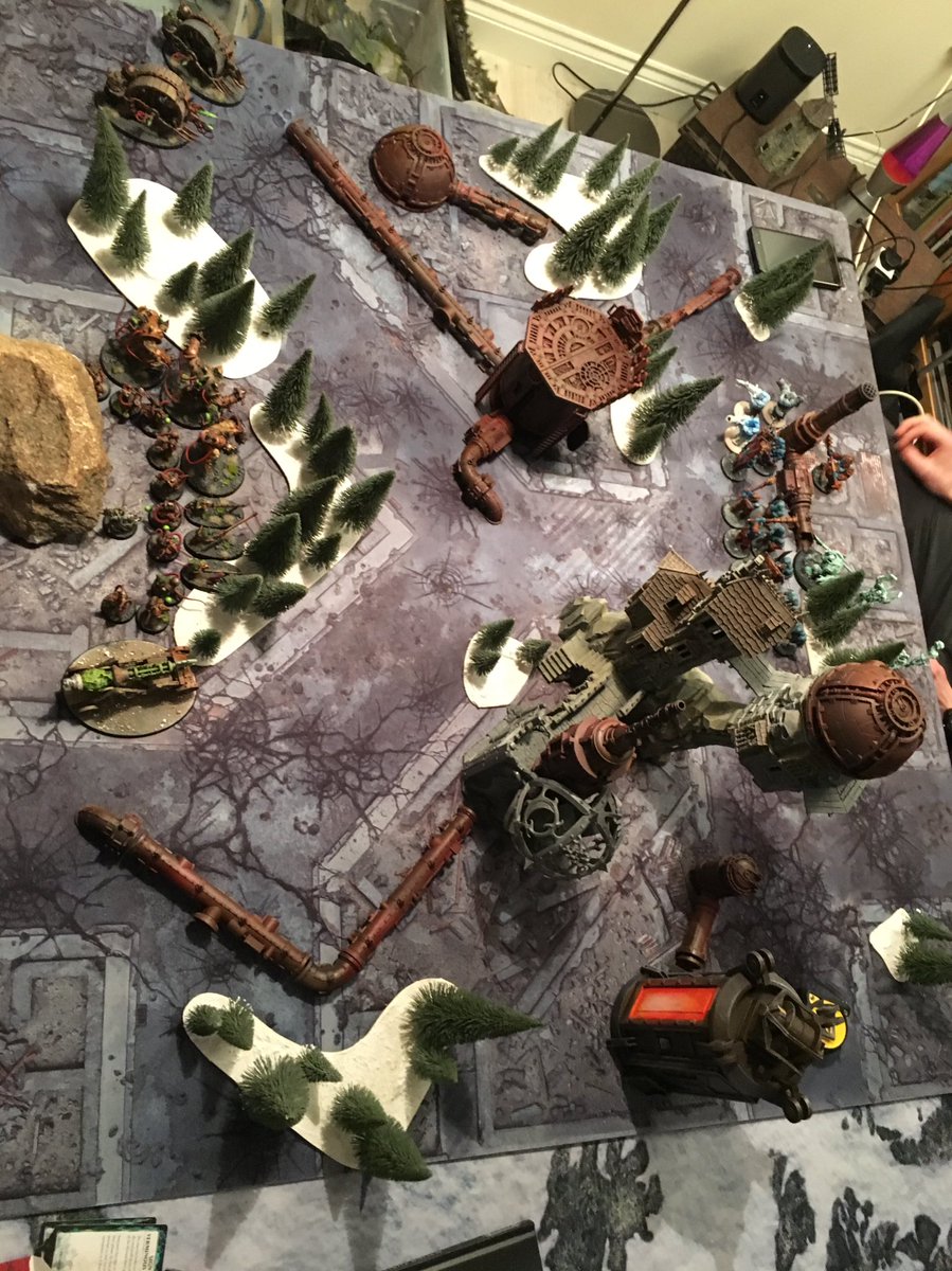 tinracersteve's tweet photo. Game 3 at #snowpenday - battling in the titanworks https://t.co/dhzRsIkI8A