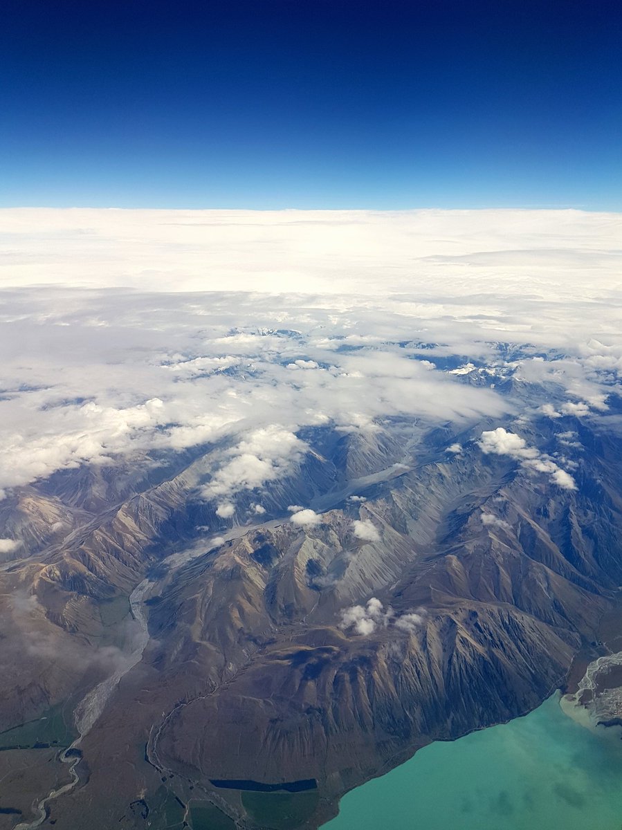 24coxy's tweet photo. Flights into New Zealand can be epic! #southernalps #otago #NewZealand #Queenstown https://t.co/v3ULLO7xqI