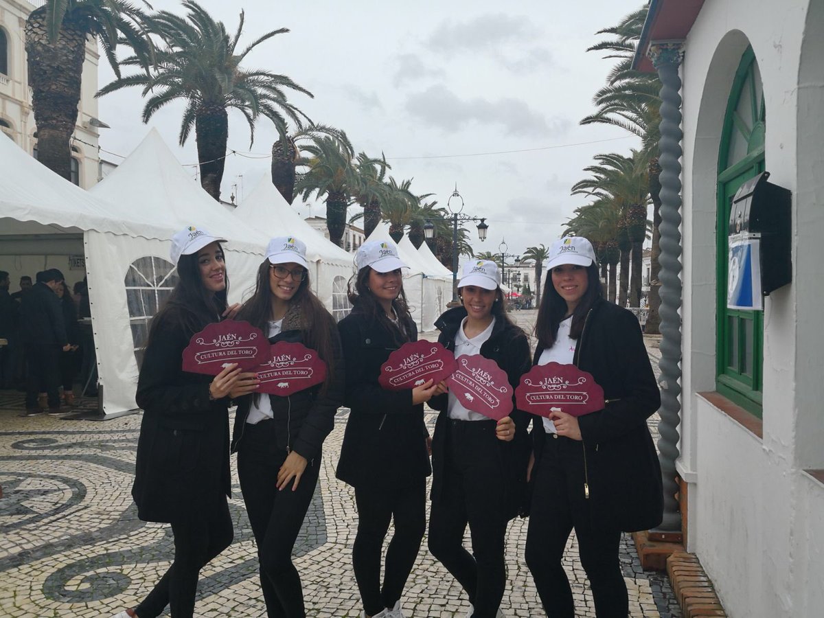 scalaeventos's tweet photo. Hoy Azafatas Scala  #promoción  “Jaen Cultura del Toro” #jaenculturadeltoro  #FeriaMundialdelToro #Olivenza @dipujaen @TurismoDeporAND #quercusxxi #azafatas #toros #eventos #ferias #personaleventos @scalaeventos #badajoz https://t.co/5g35OTCWjB