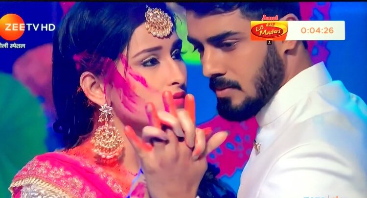 magical_star31's tweet photo. AKsheen💖

ISHQ KA NAYA NAYA RANG..!!❤️🙈

#holispecial
#fullondance
_
@Akshay_S_Mhatre @sheendass @rahulrrmodi https://t.co/ACbBjmOt9V