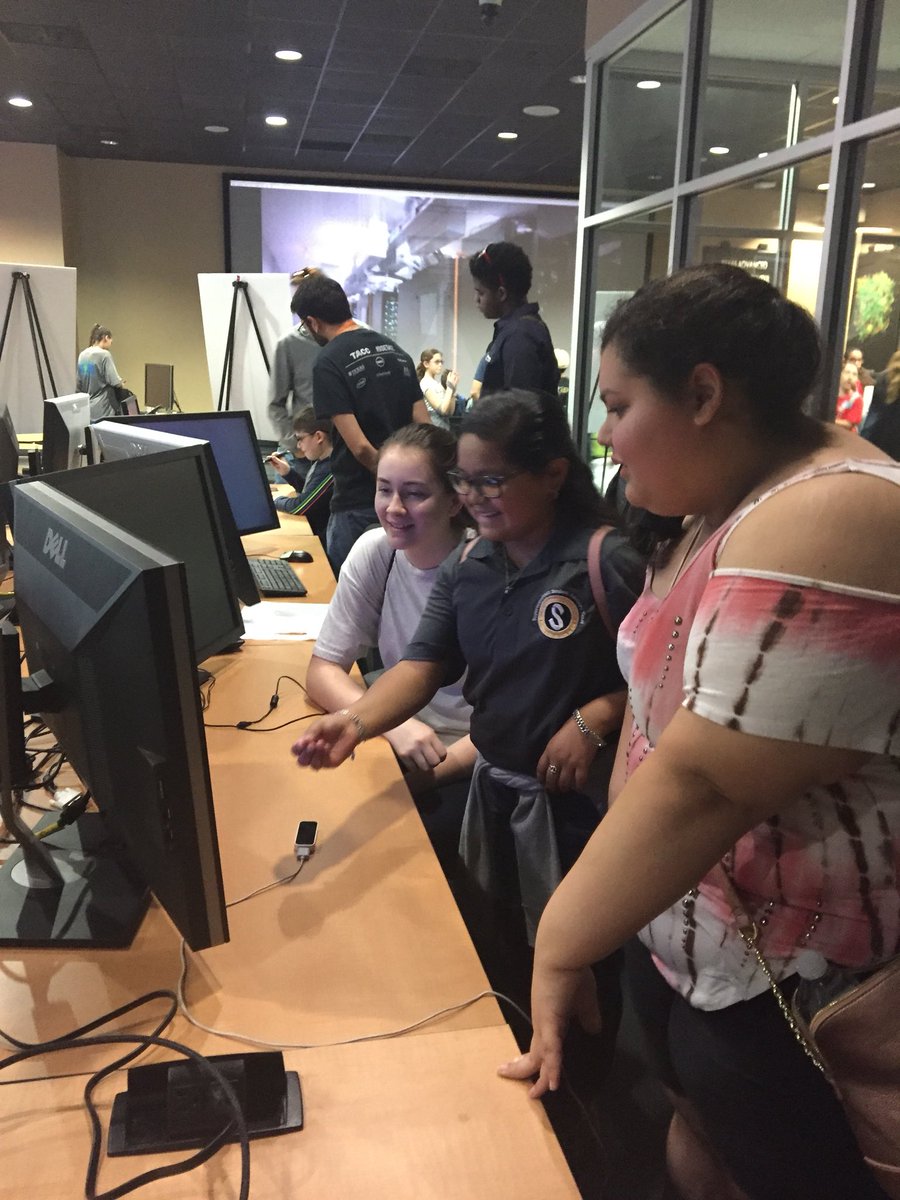 AlPape155's tweet photo. Technology Petting Zoo - supercomputers, augmented reality, and so much more! #UTExplore #sisdlearners https://t.co/Gt5H3q3UPx