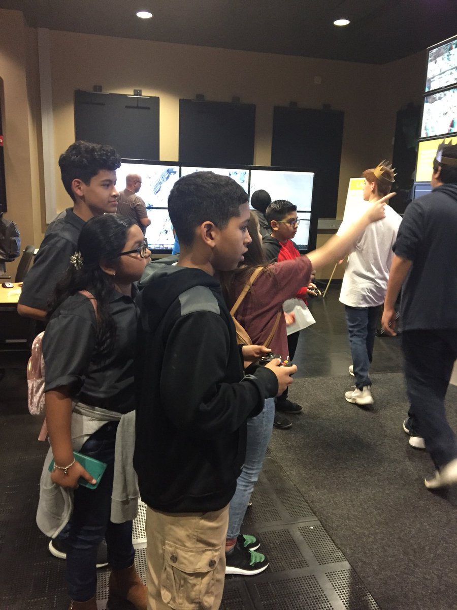 AlPape155's tweet photo. Technology Petting Zoo - supercomputers, augmented reality, and so much more! #UTExplore #sisdlearners https://t.co/Gt5H3q3UPx