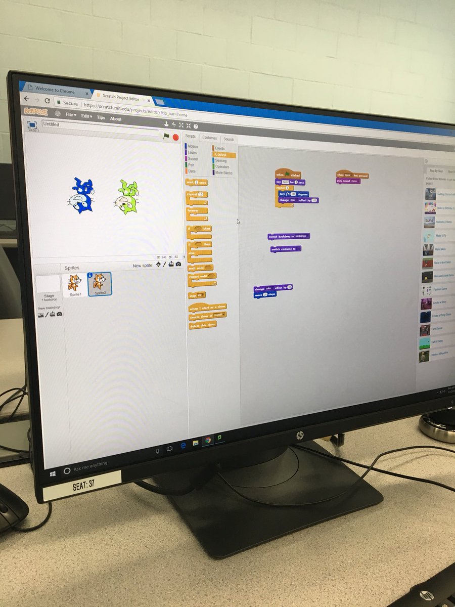 westernuEng's tweet image. That moment when families are learning how to code together 🙌 #ldnont #GoCODEGirl #CanCODE