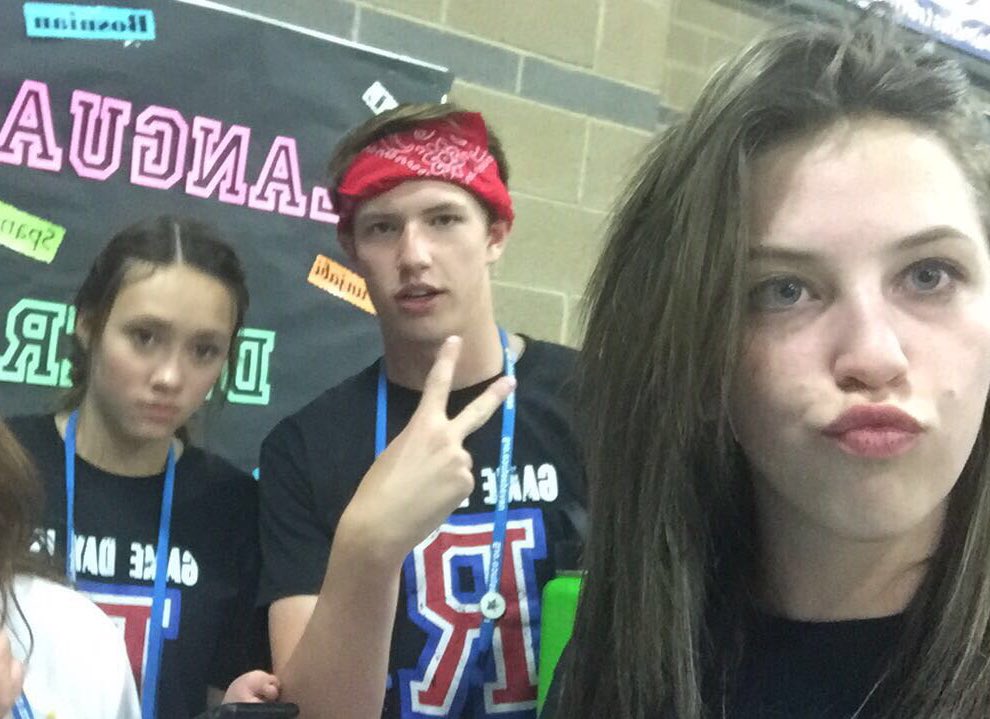 amazingkyra's tweet photo. Happy bday @kaya_miles ! I think the randomness of these pictures really sums up our relationship (especially me n your mom;)) love you lots babe, have a good one๐ #justprezthings https://t.co/f7WOJewevv