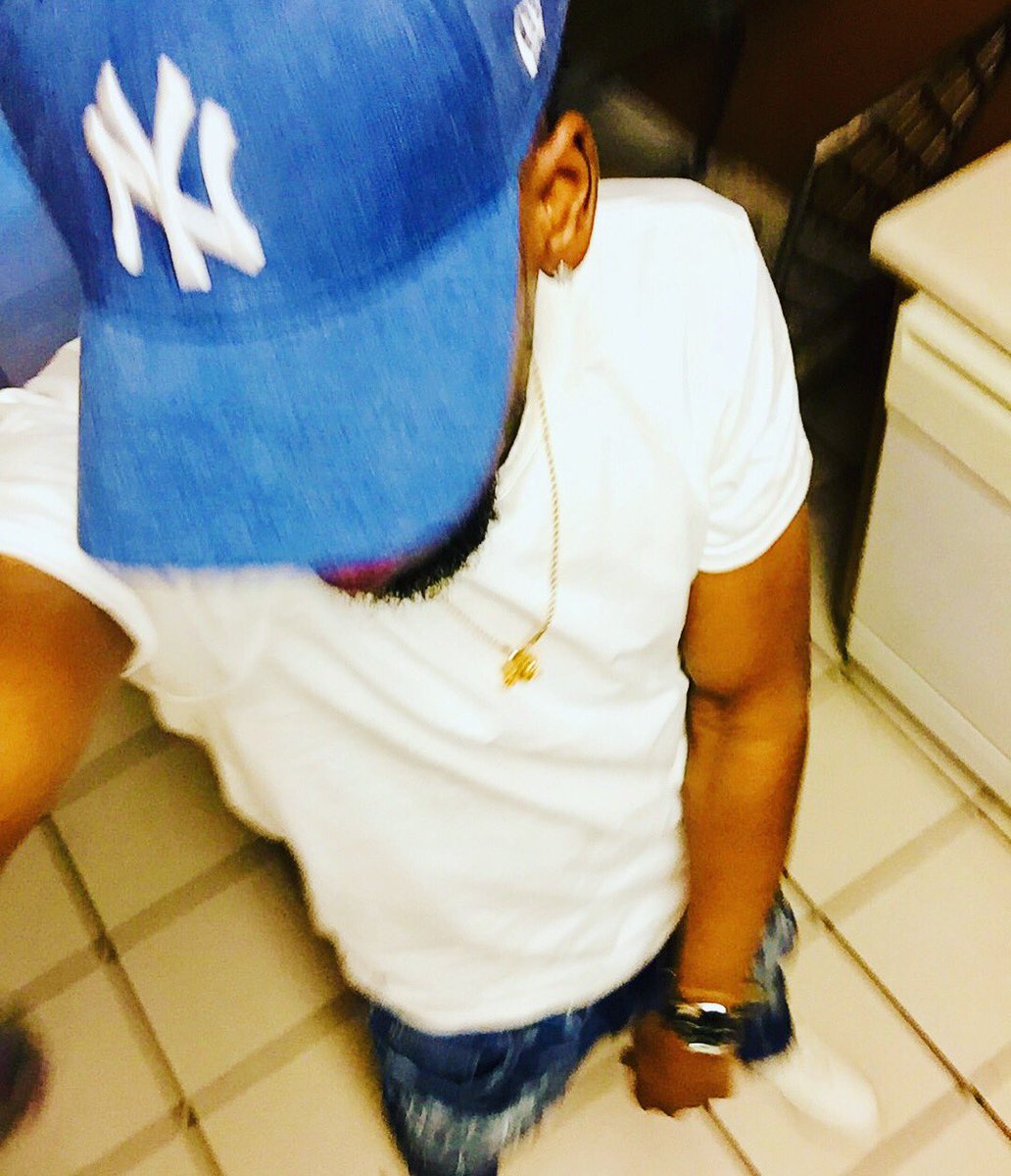 RealYgGutta's tweet image. “ #Money ain’t shit.. 
Got it all day..Get it all day!
#Hoes y’all chase ..wanna fucc me!💪🏾🤭💯
The things you niggas brag about ..🤔 ain’t shit to me! 🤷🏾‍♂️ 
I feel it’s only right to say.. 
U niggas need to #GetUpOnMYLevel!”💪🏾💯💯
- #Gates 🎶