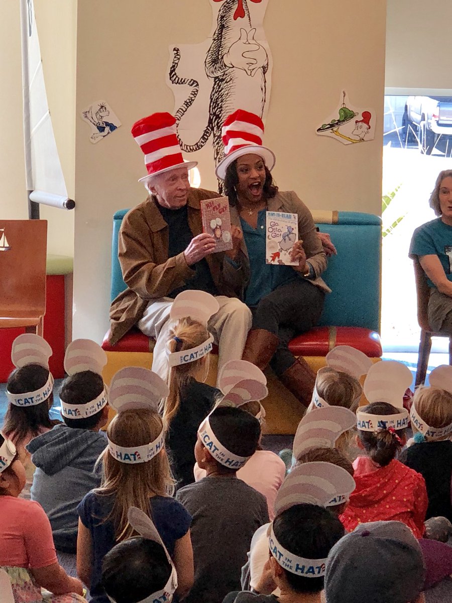 BrownForSac's tweet photo. Wonderful reading by @keristen_holmes and Council Member Robbie Waters for the @saclibFriends annual Seussical event! https://t.co/9T9ulLuxU8
