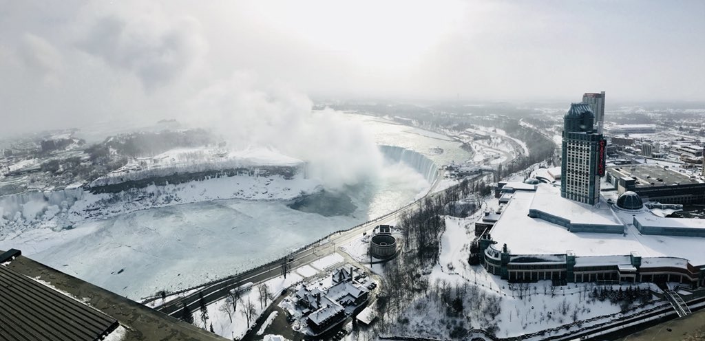 ILoveSarajevo's tweet photo. Niagara Falls ‘18 ❄️🔝 https://t.co/hbV6SFKZX4