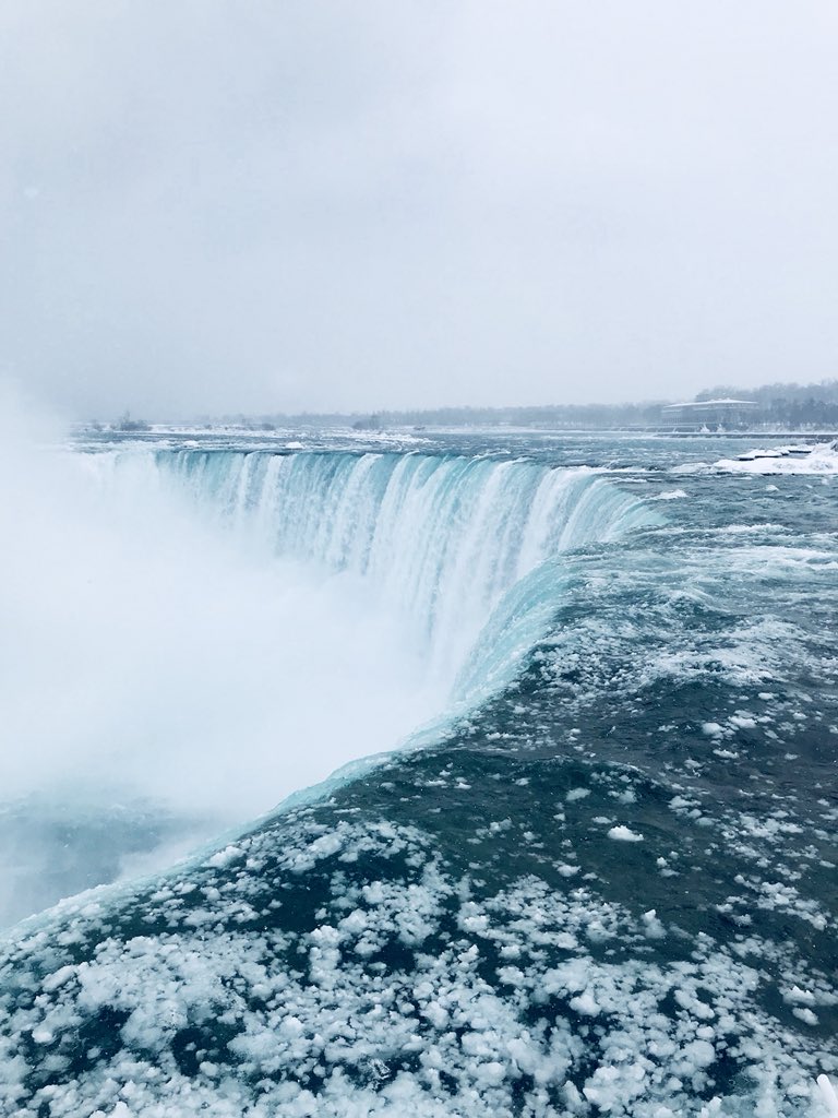ILoveSarajevo's tweet photo. Niagara Falls ‘18 ❄️🔝 https://t.co/hbV6SFKZX4