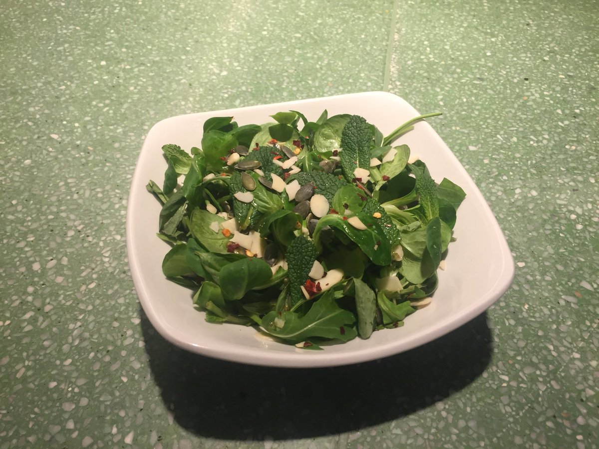 Not feeling pizza? We have a range of salads and juices that might tickle your fancy. 👀 #pizza #salad #pizzabuzz #2018