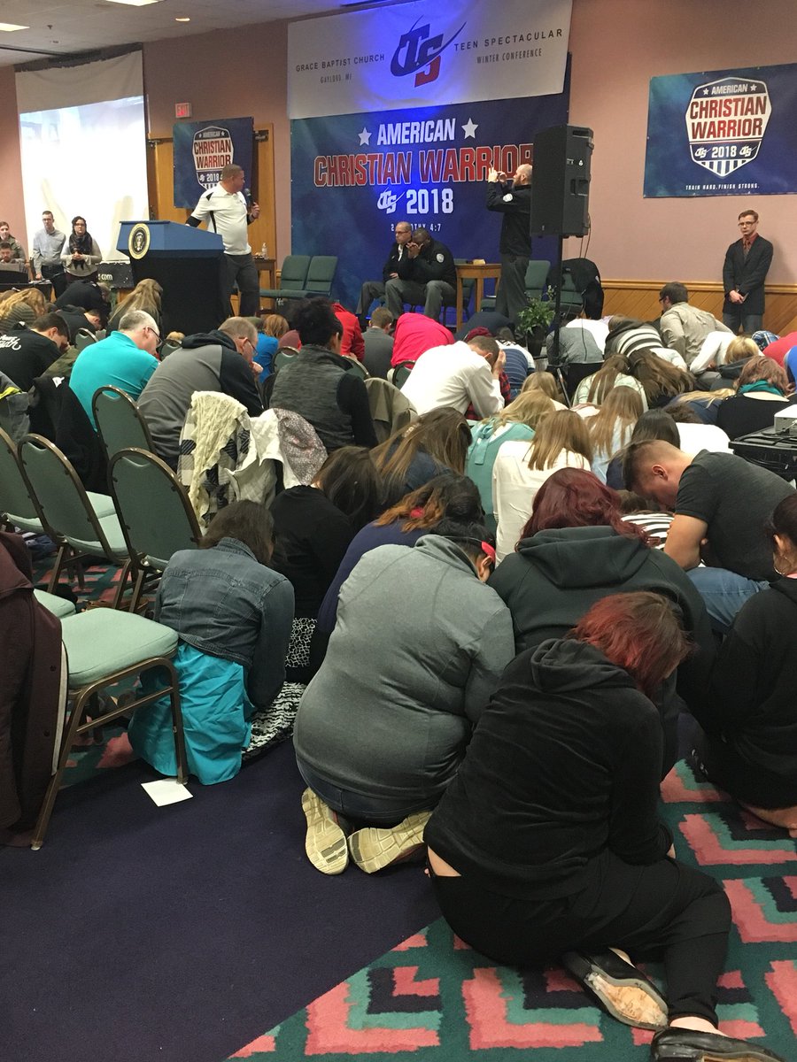 teenspectacular's tweet photo. Please pray for safety as everyone travels home after an amazing weekend here at #teenspec18. https://t.co/aVbueH1qnt